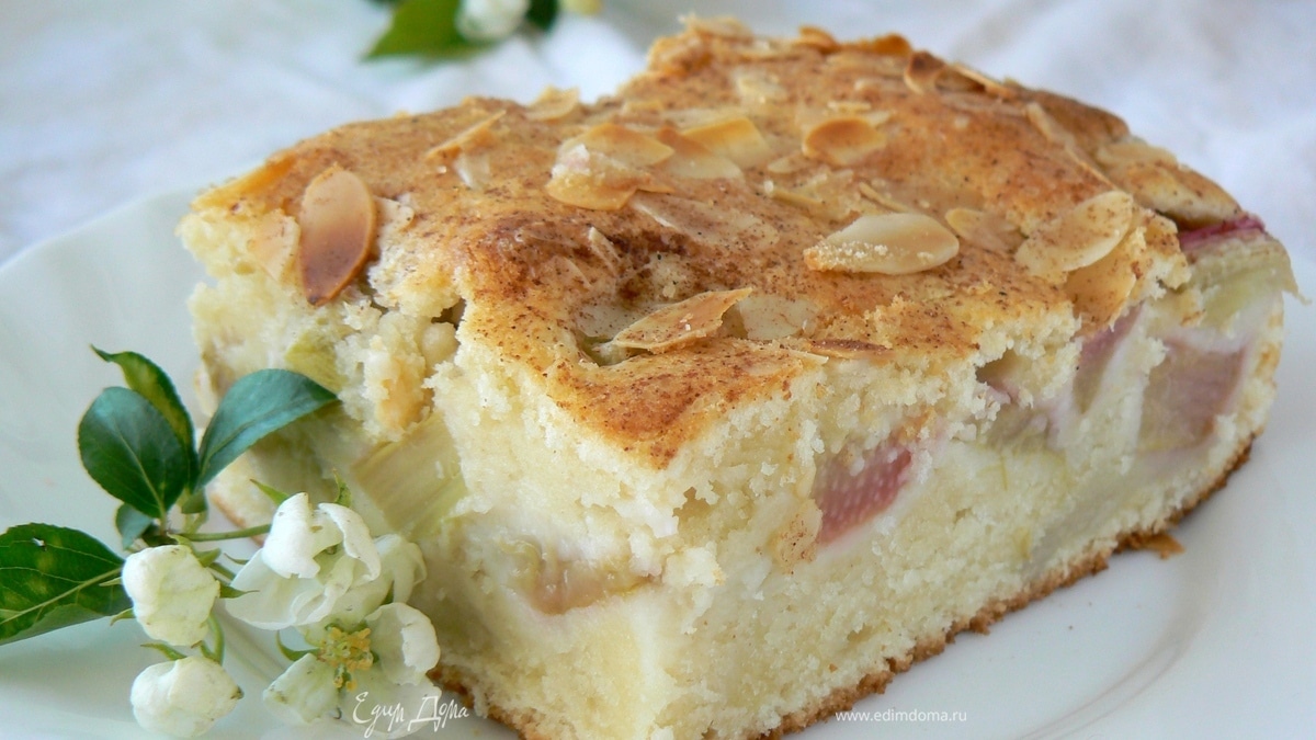 пирог с ревенем и миндалем