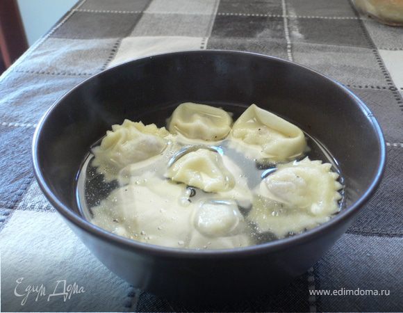 Анолини в бульоне по-пьячентски (Anolini in brodo alla piacentina) Анолини в бульоне по-пьячентски (Anolini in brodo alla piacentina)