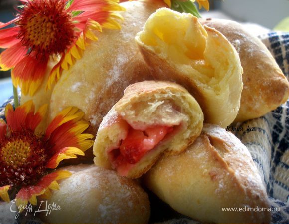 Пирожки из творожного теста с двумя видами начинок Пирожки из творожного теста с двумя видами начинок