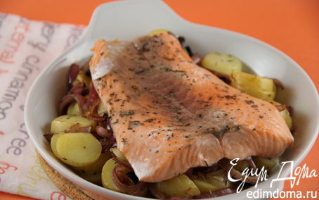 Рецепт Запеченный лосось с картофелем, оливками и базиликом