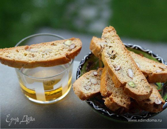 Ванильные кантуччи с фенхелем и орехами Ванильные кантуччи с фенхелем и орехами