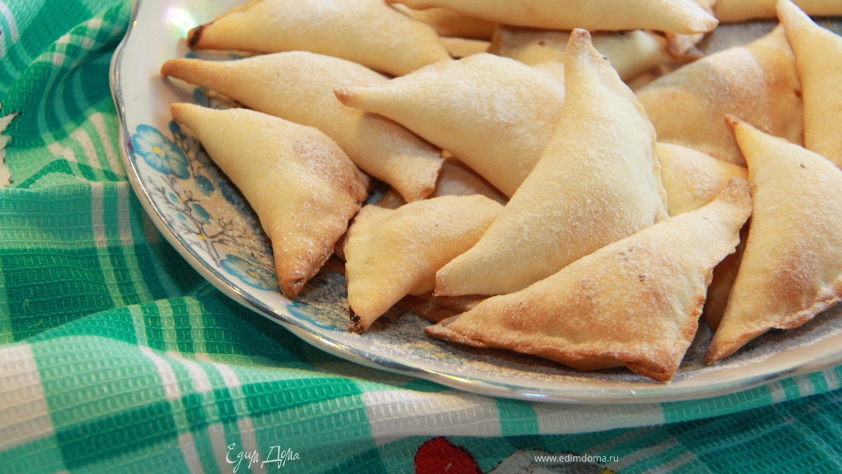 Треугольнички с сыром и грушей