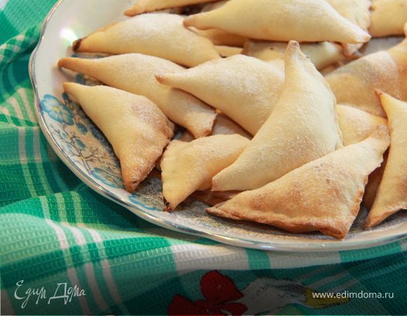 Треугольнички с сыром и грушей