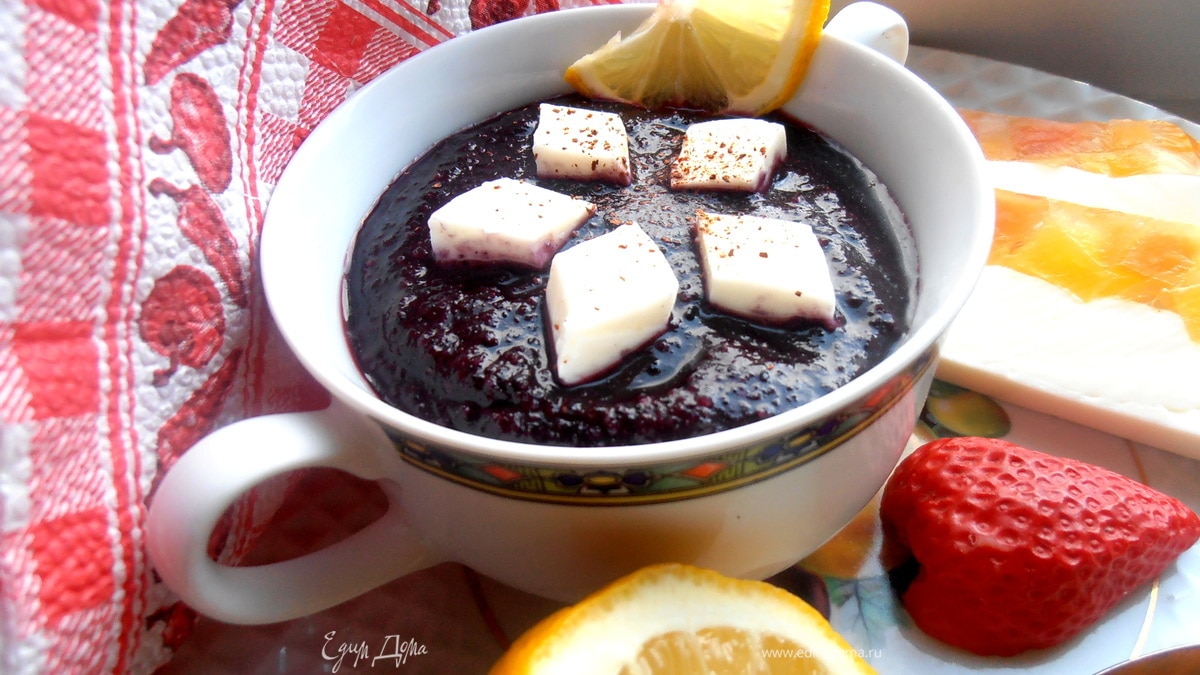 Сладкий суп-десерт из черники ("Холодные супы")