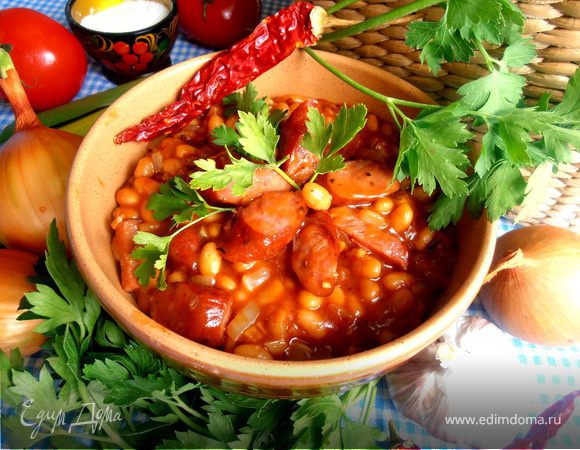 Быстрое рагу с колбасками и фасолью