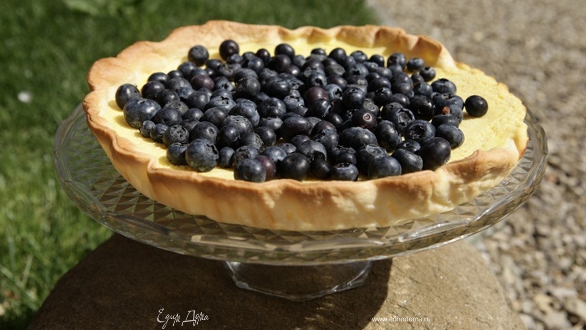 Пирог с лаймом и голубикой