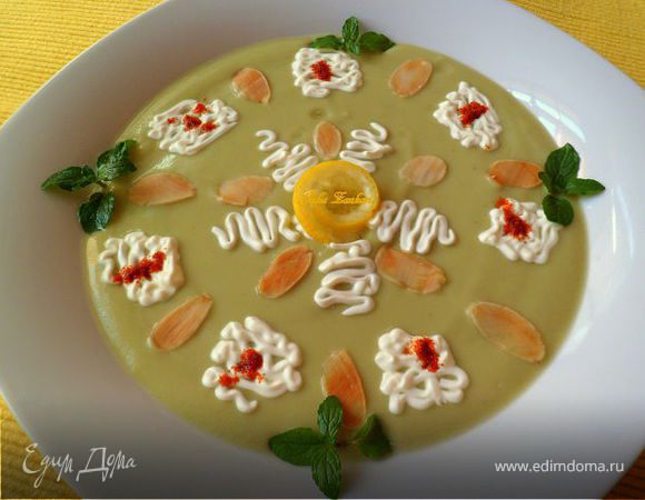 Холодный крем-суп из авокадо с мятой и лепестками миндаля ("Холодные супы") Холодный крем-суп из авокадо с мятой и лепестками миндаля ("Холодные супы")