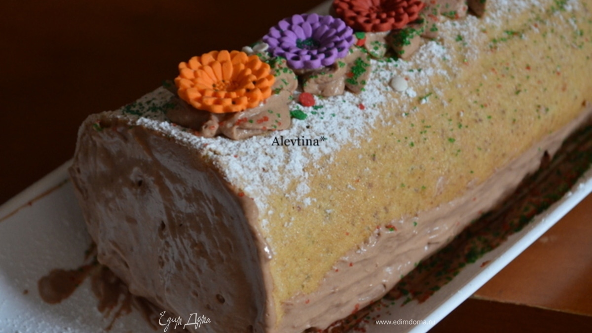 Рулет с пеканом и шоколадной начинкой