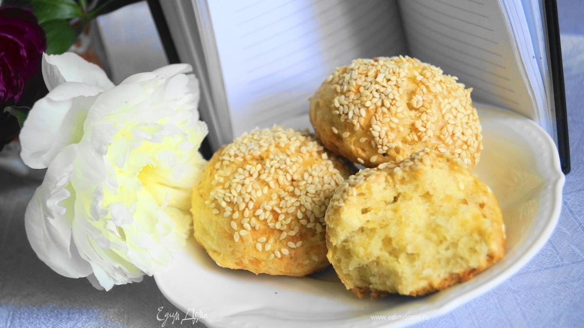 Сырные булочки с кунжутом