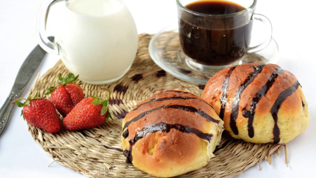 Сдобные кокосовые булочки с шоколадными каплями