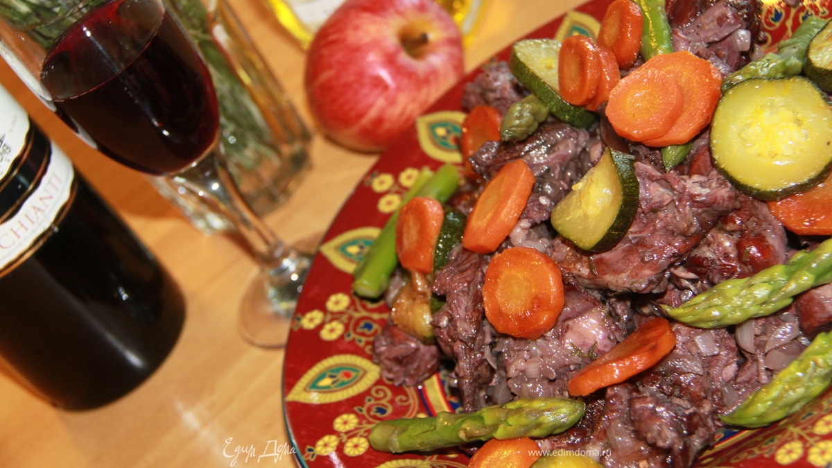 Кролик в вине со спаржей