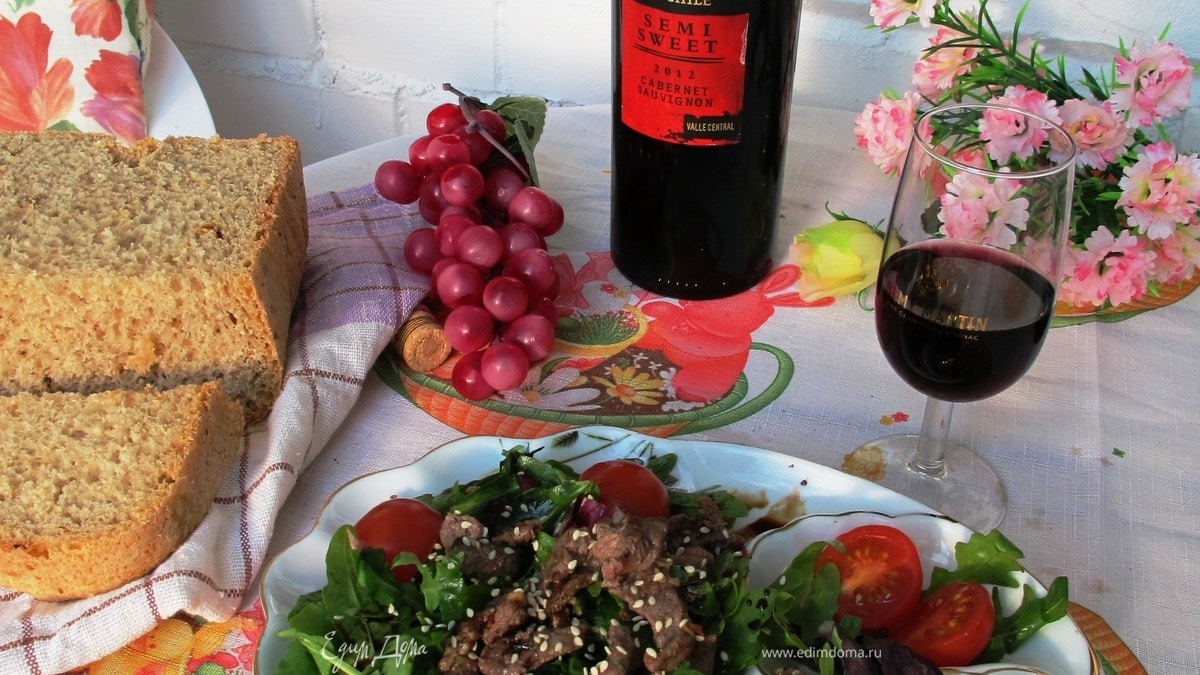 Теплый салат с говядиной