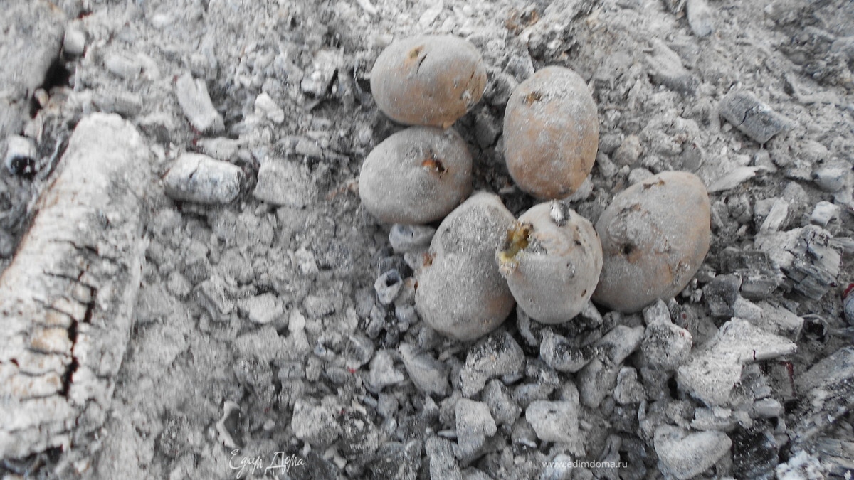 Печеная картошка с салом