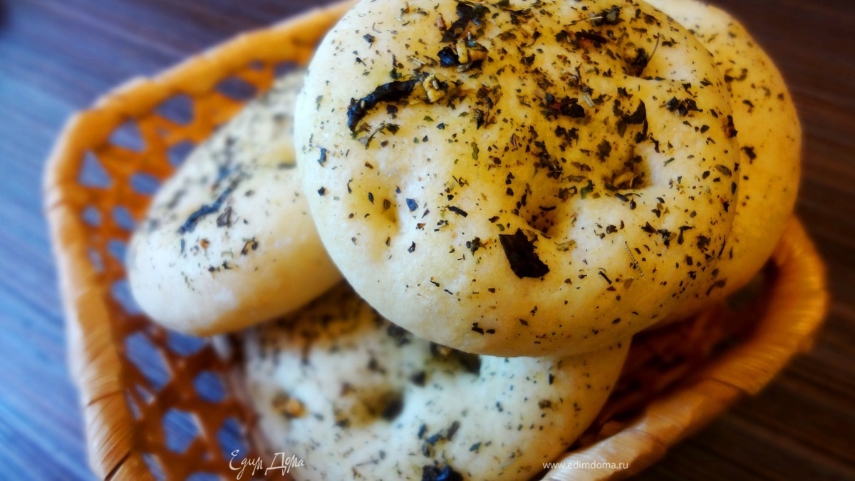 Мини-фокаччи с прованскими травами