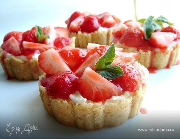 Клубничный тарт с манным пудингом