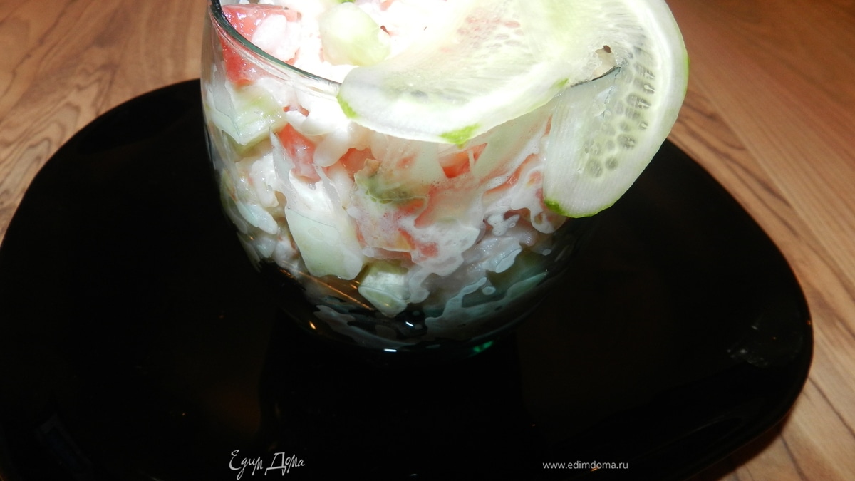 Салат с семгой и рисом