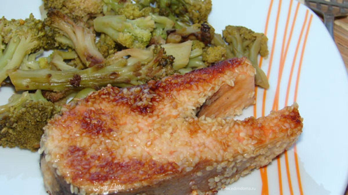 Форель в кунжуте с брокколи