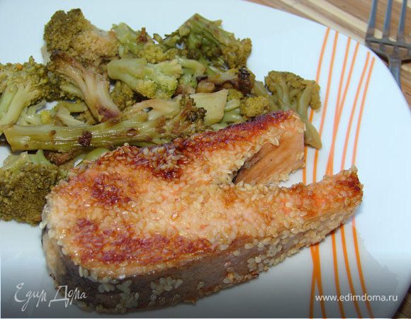 Форель в кунжуте с брокколи Форель в кунжуте с брокколи
