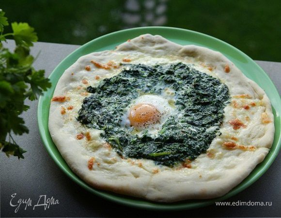 Пицца с яйцом и шпинатом Пицца с яйцом и шпинатом
