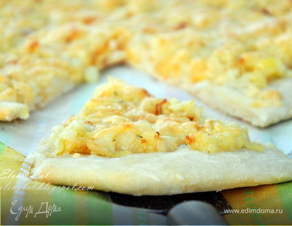 Шаньга с картошкой, сыром и жареным луком Шаньга с картошкой, сыром и жареным луком