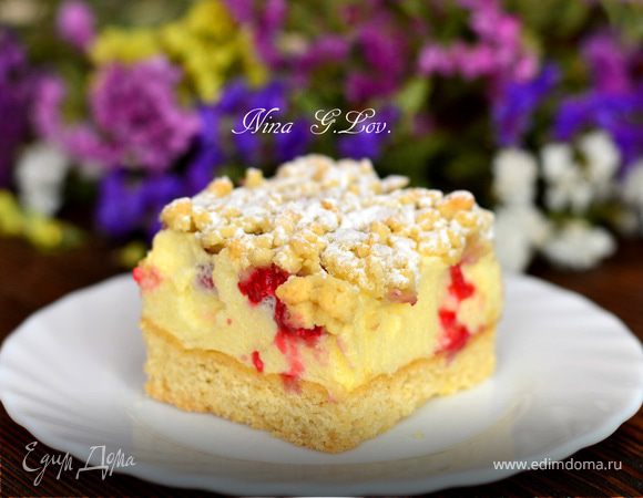 Тертый ванильный пирог-безе с ягодой малиной