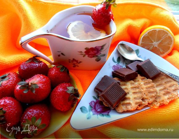 Имбирный чай с клубникой Имбирный чай с клубникой