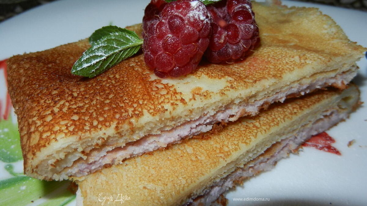 Сырные блинчики с творожно-малиновой начинкой