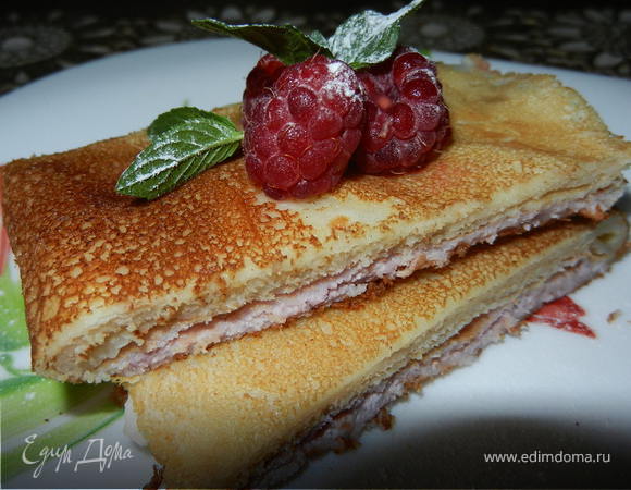 Сырные блинчики с творожно-малиновой начинкой Сырные блинчики с творожно-малиновой начинкой