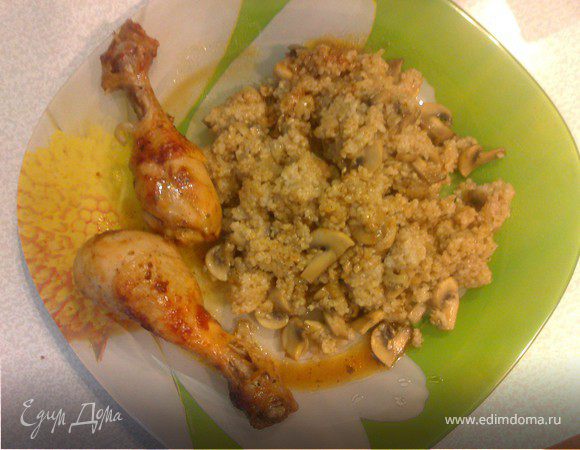 ЯЧКА С ГРИБАМИ И КУРИНЫМИ НОЖКАМИ