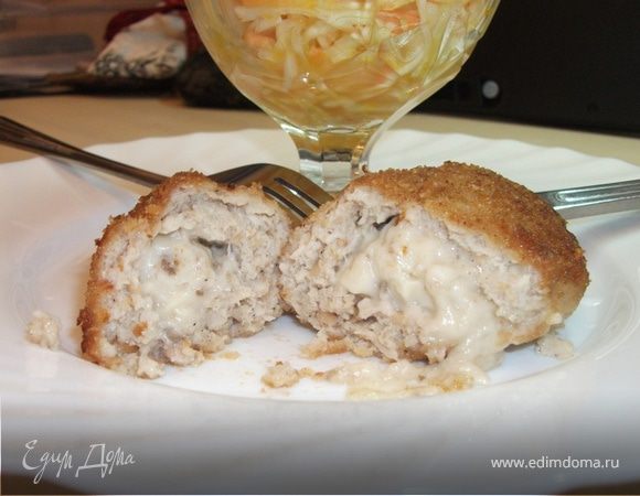 Куриная котлета с начинкой из молочно-грибного соуса Куриная котлета с начинкой из молочно-грибного соуса