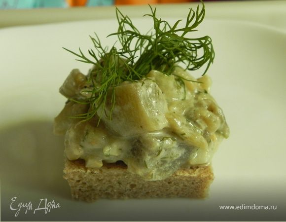 Баклажаны с луком, чесноком и укропом в сметане Баклажаны с луком, чесноком и укропом в сметане