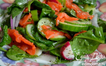 Рецепт Салат со шпинатом и копченым лососем