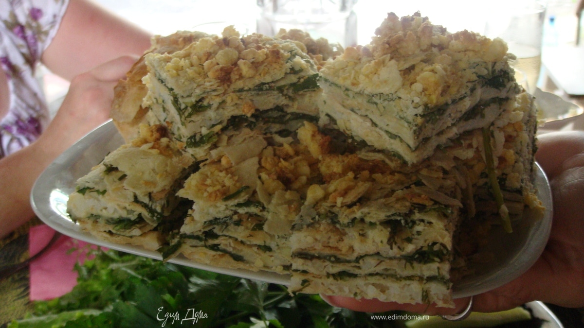 Наполеон из молодого картофеля с сыром и свежей зеленью ("Новый урожай")