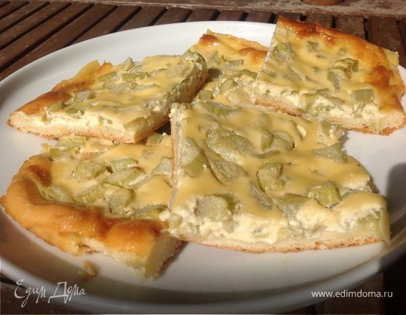 Латышский ревеневый плоский хлебушек (Platsmaizite ar rabarberiem)