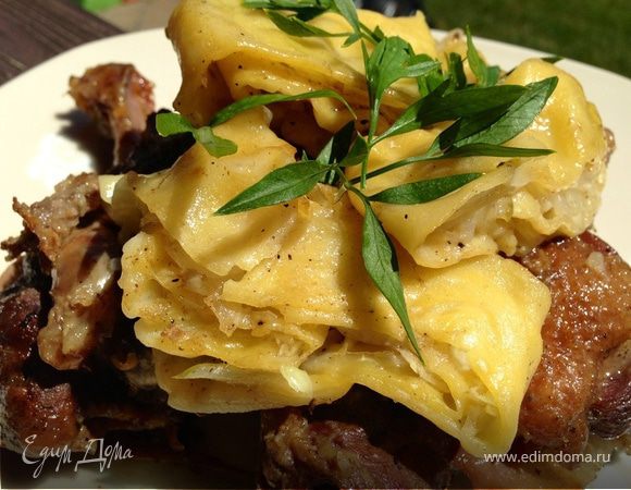 Утка с луковыми штруделями Утка с луковыми штруделями