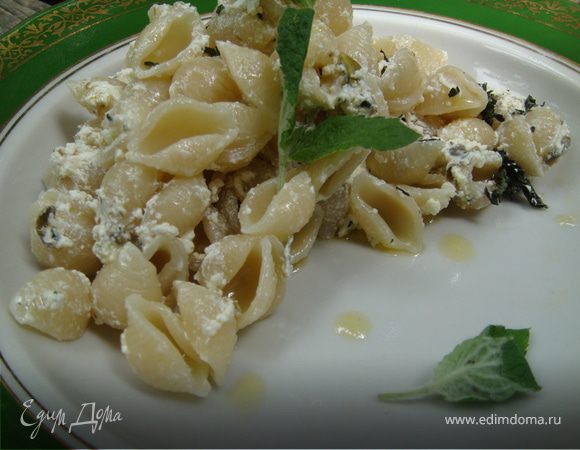 Паста с творогом, каперсами и мятой