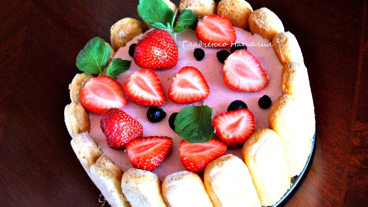 Йогуртовый торт с летними ягодами