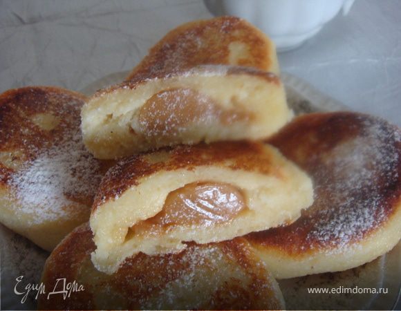 Сырники с вареной сгущенкой Сырники с вареной сгущенкой