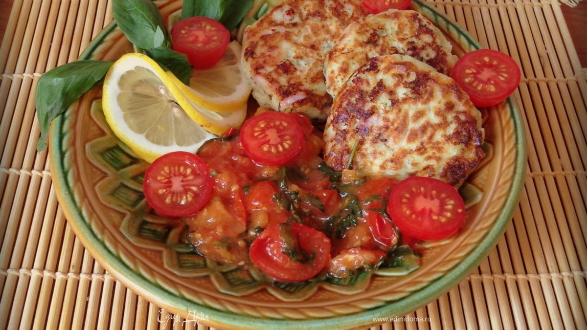 Сырники с фетой, ветчиной и кинзой