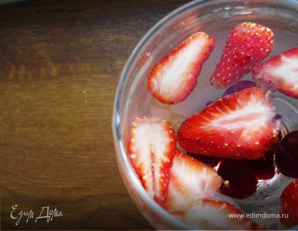 Белая Сангрия - сезонный коктейль Белая Сангрия - сезонный коктейль