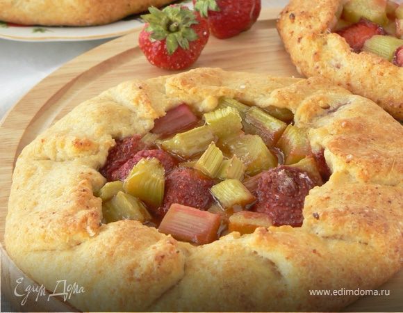 Галета творожная с ревенем и клубникой Галета творожная с ревенем и клубникой