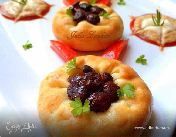 Пирожки с кабачком и лисичками "Грибная поляна" 