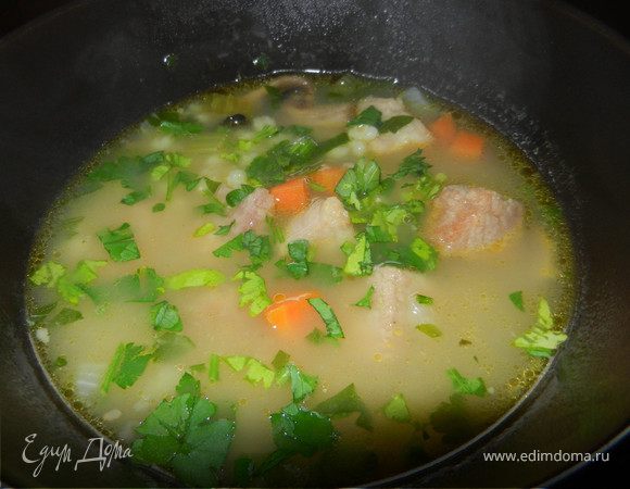 Богатый ароматный перловый суп с говядиной Богатый ароматный перловый суп с говядиной