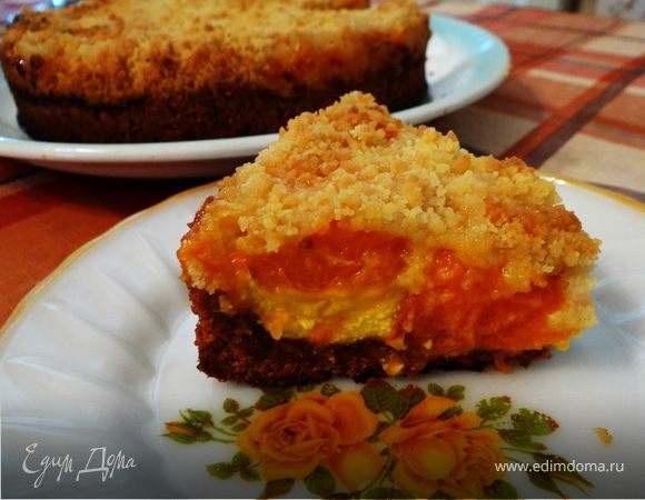 Темный пирог с творогом и абрикосами под штрейзелем "Гармония" Темный пирог с творогом и абрикосами под штрейзелем "Гармония"