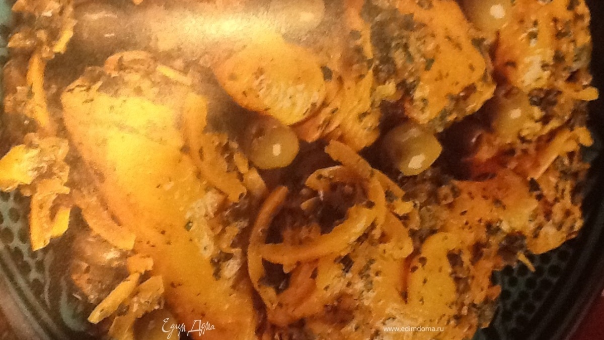 Таджин с курицей, лимонами и зелеными оливками