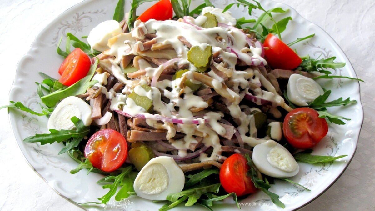 Салат с языком и грибами