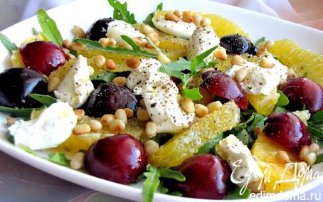 Рецепт Салат с козьим сыром, фруктами и кедровыми орешками
