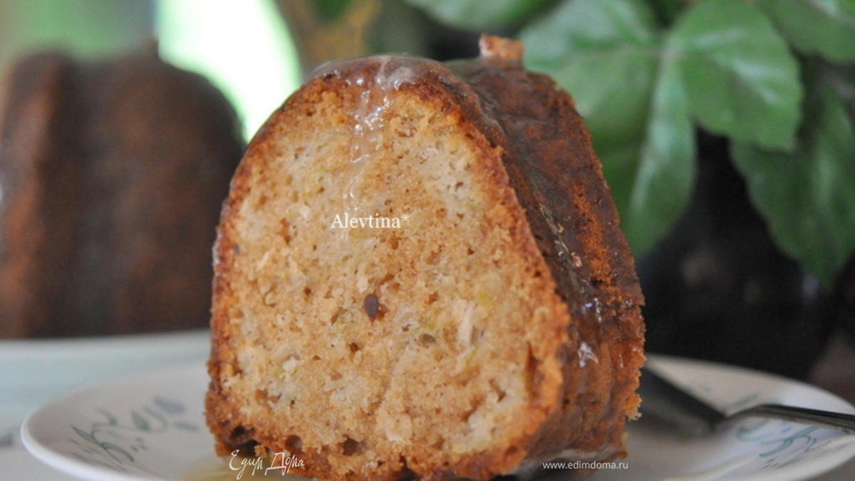 Яблочный кекс с глазурью