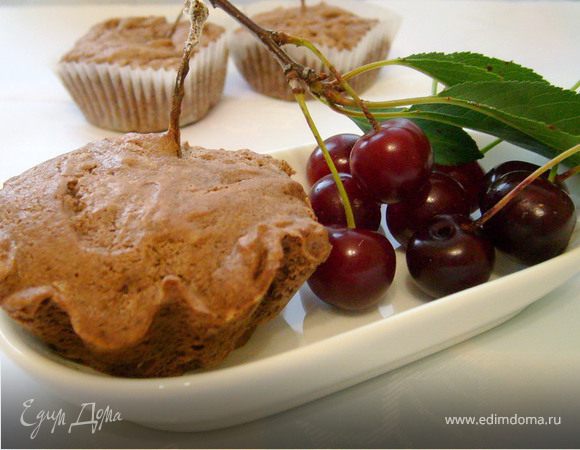 Воздушные кексы с вишней