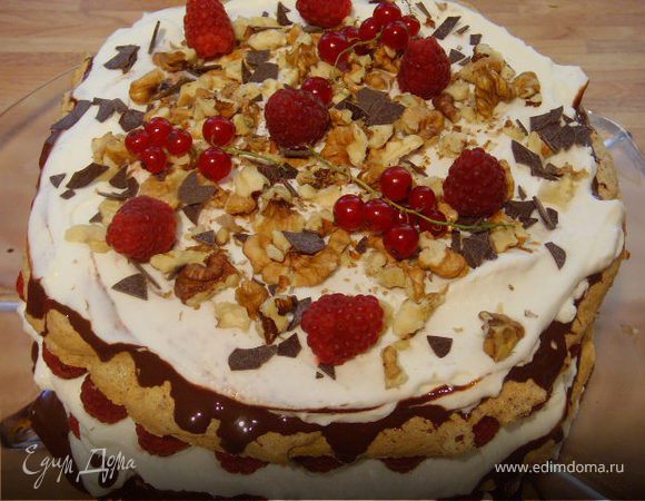 Торт "Ореховое безе" с малиной Торт "Ореховое безе" с малиной